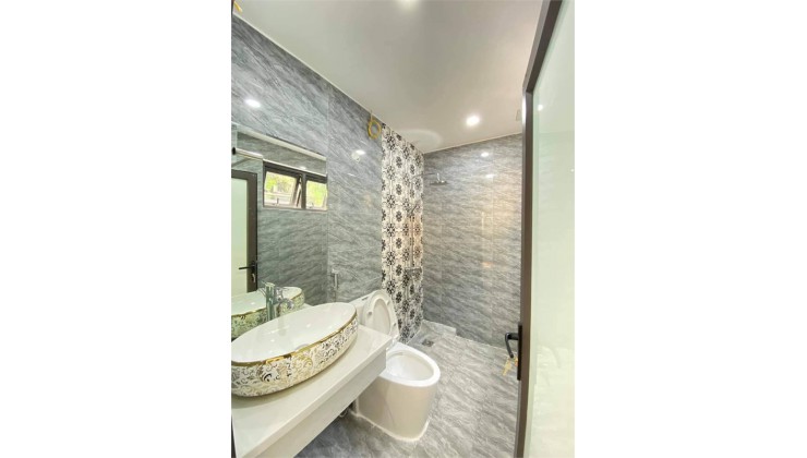 Bán nhà Thịnh Quang 7m ra ô tô, mới đẹp 38m2 x 5 tầng 5.2 tỷ